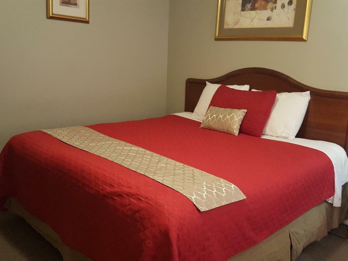 Niagara Inn & Suites Екстер'єр фото