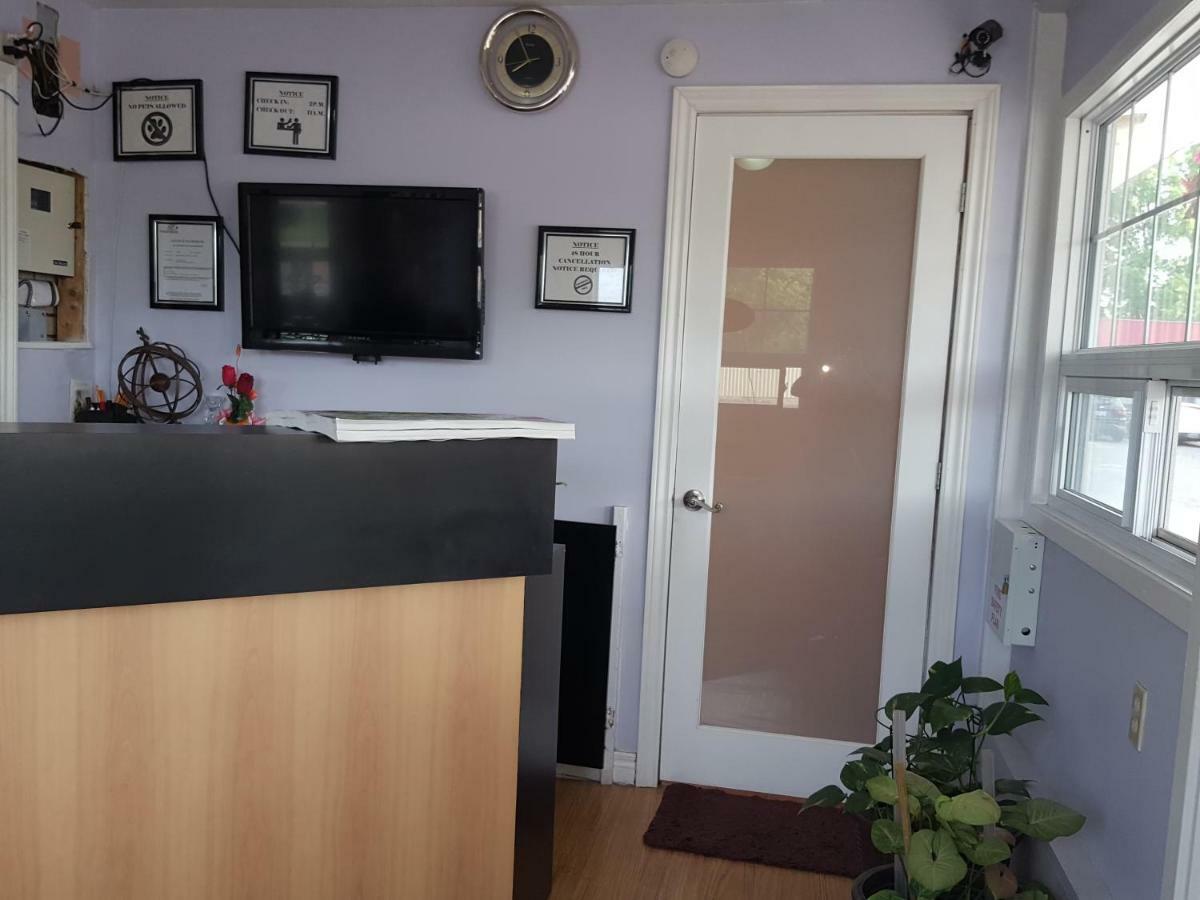 Niagara Inn & Suites Екстер'єр фото